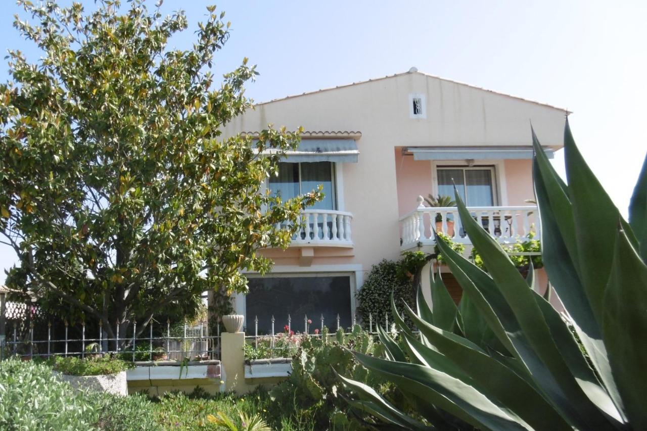 Rez De Chaussee Studio Climatise Dans Villa 에그모르트 외부 사진