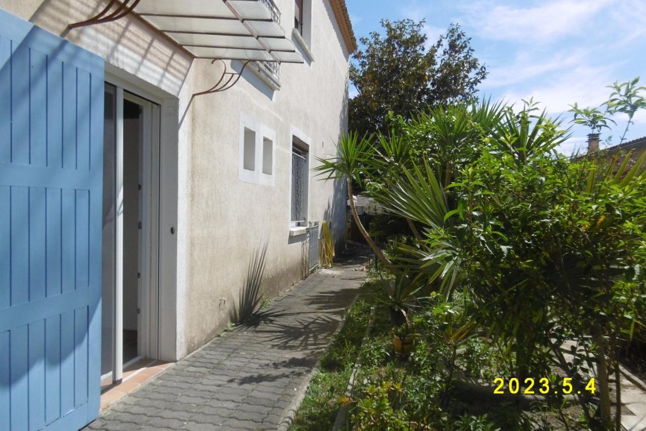Rez De Chaussee Studio Climatise Dans Villa 에그모르트 외부 사진