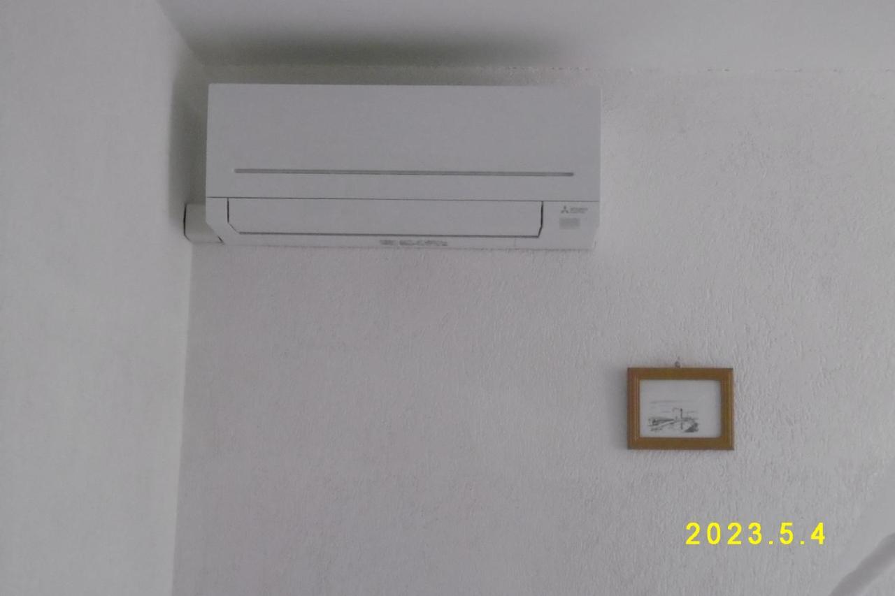 Rez De Chaussee Studio Climatise Dans Villa 에그모르트 외부 사진